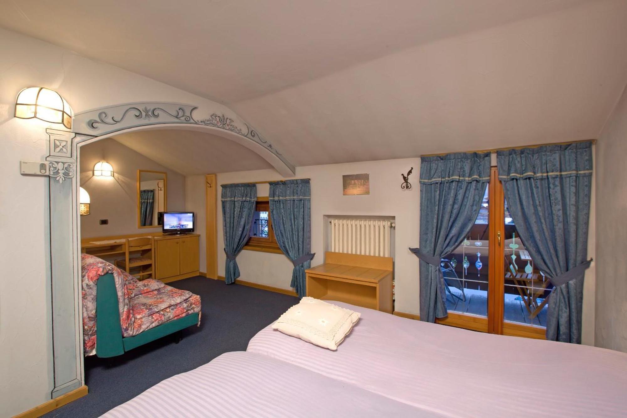 Hotel La Montanina Livigno Ruang foto